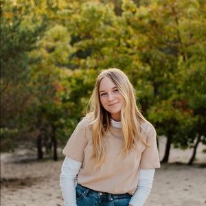 Meet your Posher, Ella